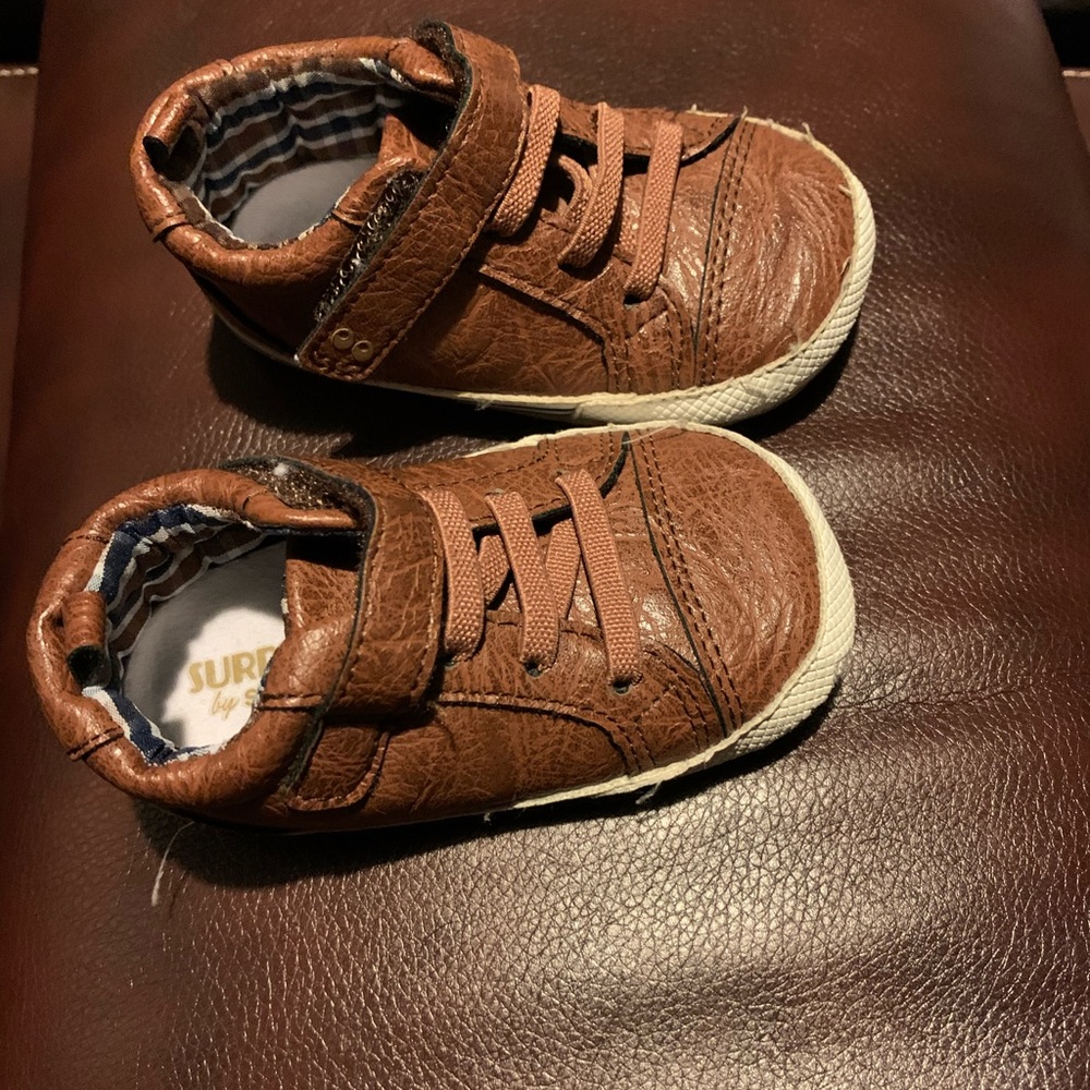 Toddler walking shoes